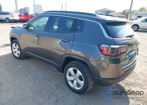 2021 Jeep Compass Latitude 4X4 из США, поврежденный, VIN 3C4NJDBBXMT598986